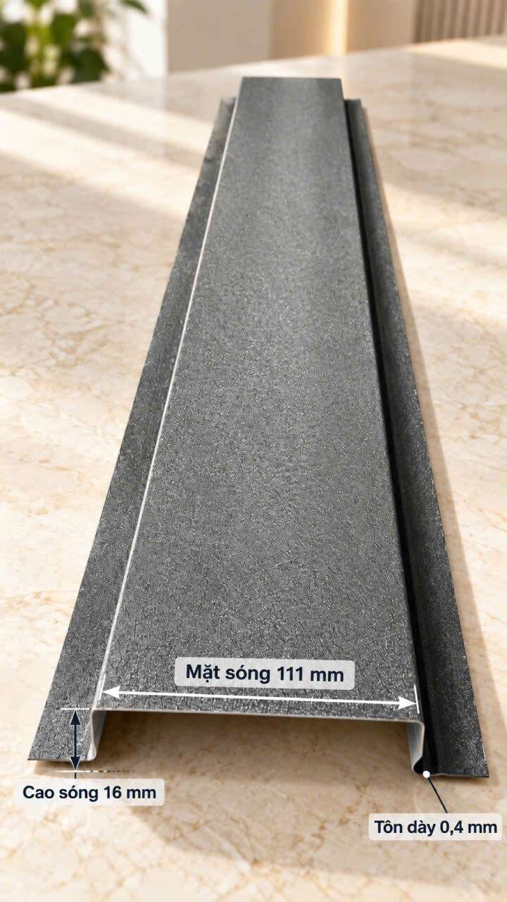 Cận cảnh thanh lam nhôm màu xám có chú thích thông số